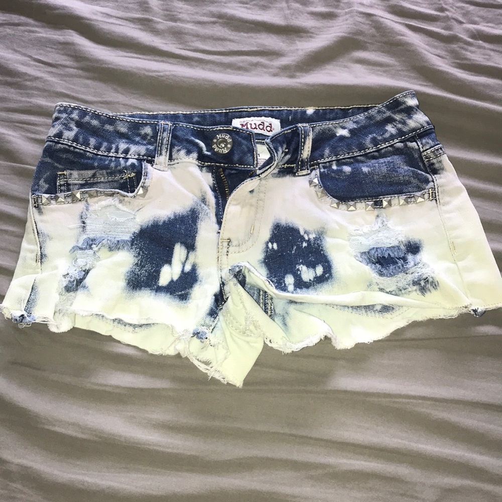 Faded (on purpose) jean shorts.